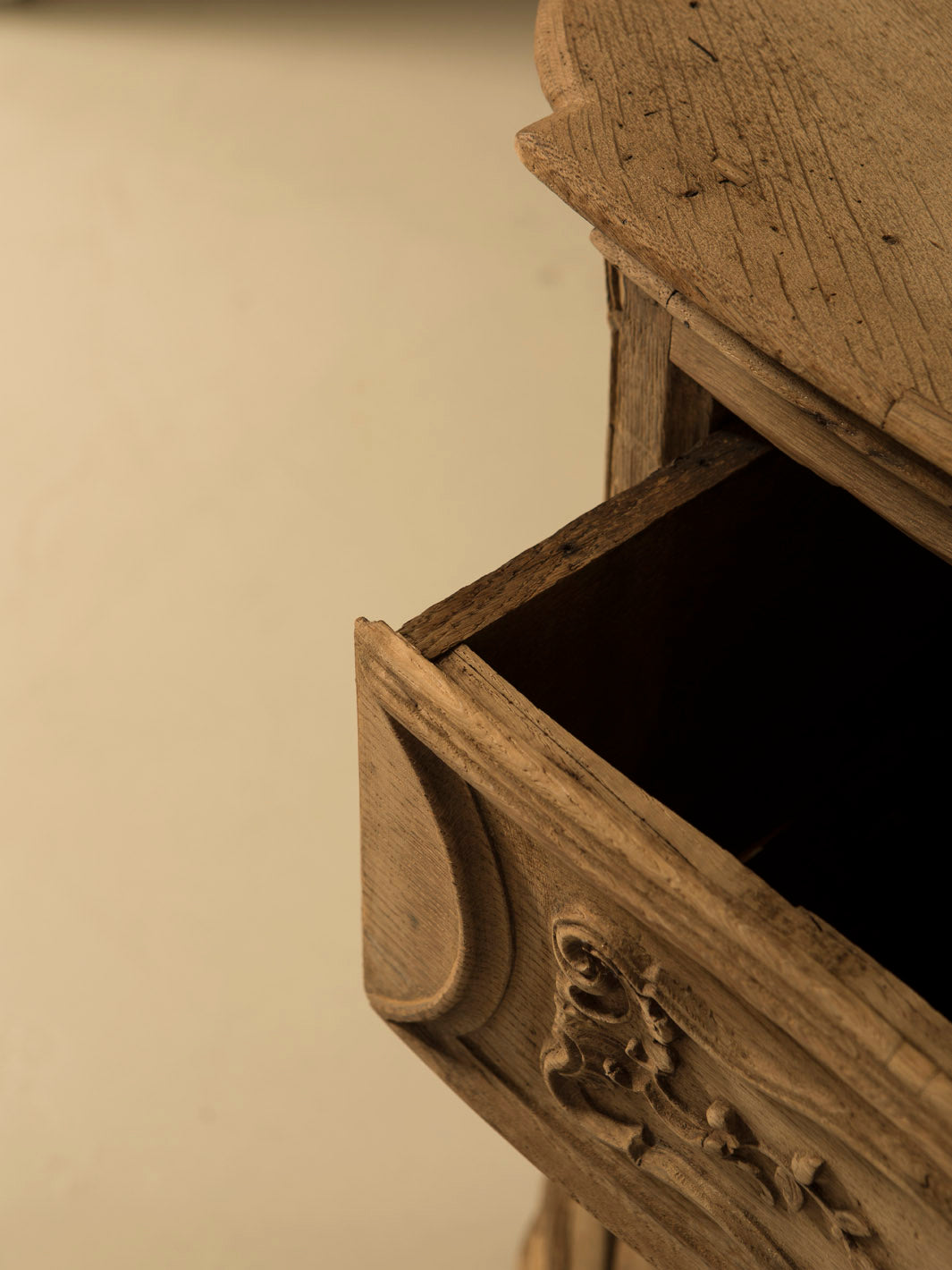 19th Century Belgian chest of drawers