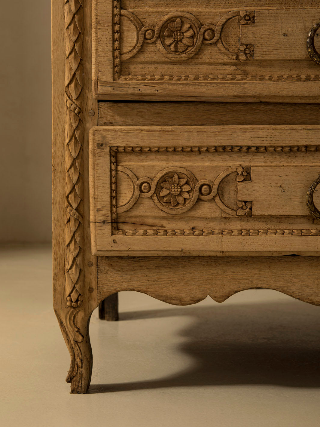 19th century Belgian chest of drawers