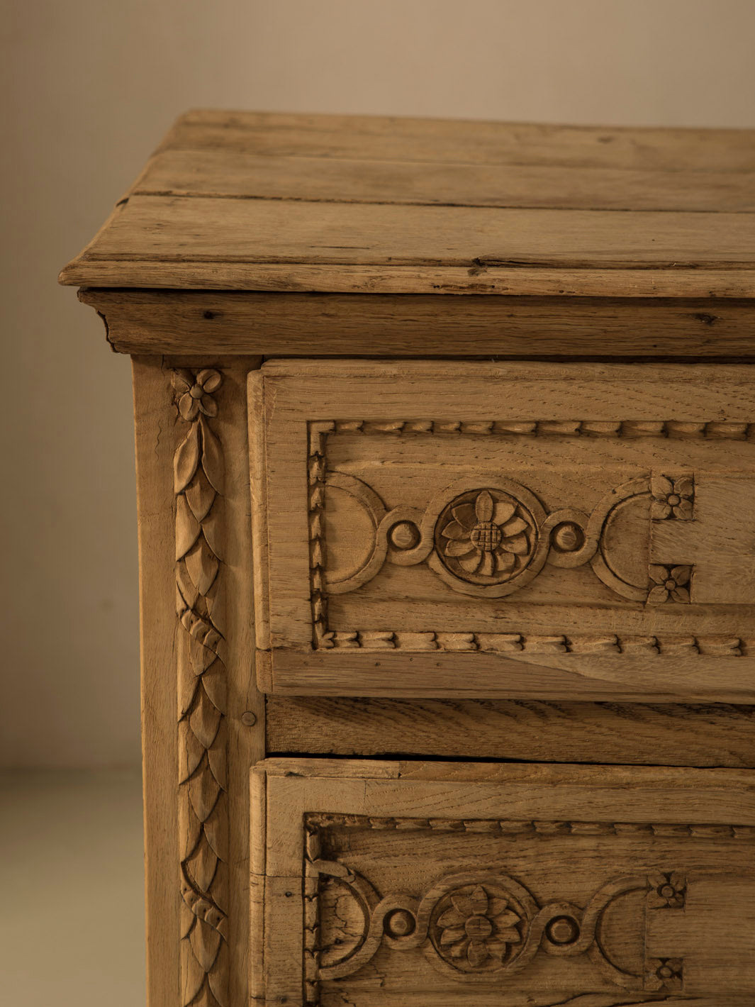 19th century Belgian chest of drawers