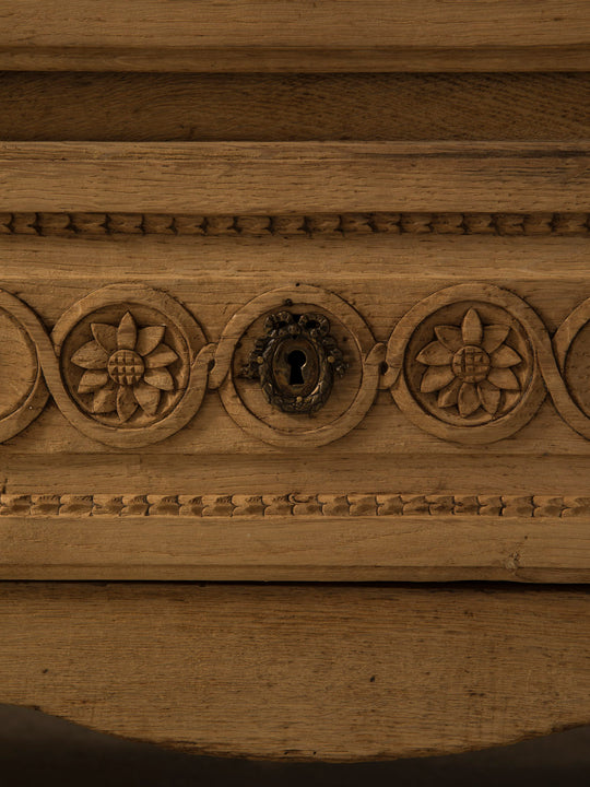 19th century Belgian chest of drawers