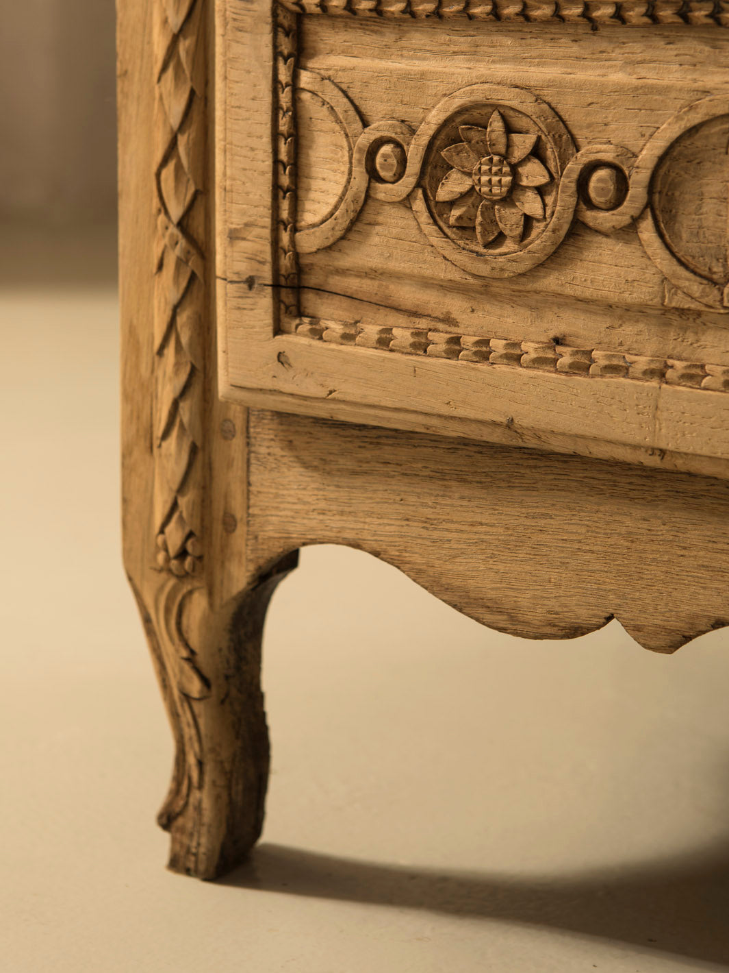19th century Belgian chest of drawers