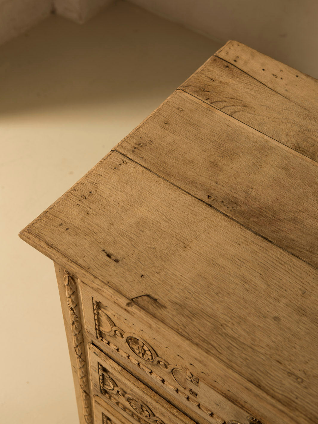 19th century Belgian chest of drawers