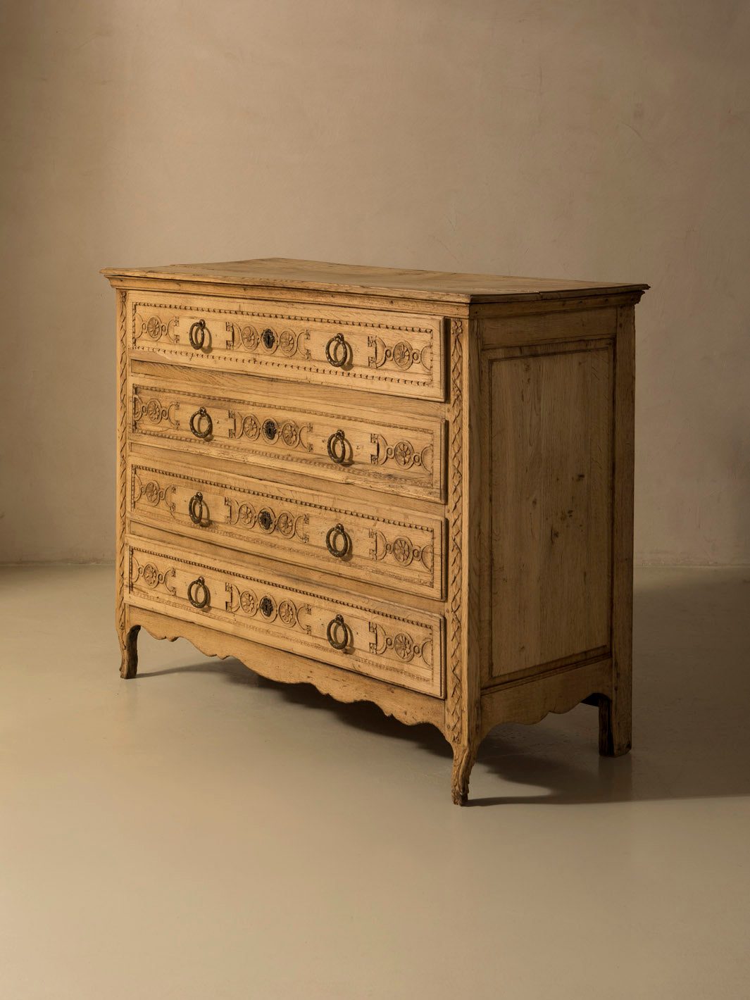 19th century Belgian chest of drawers