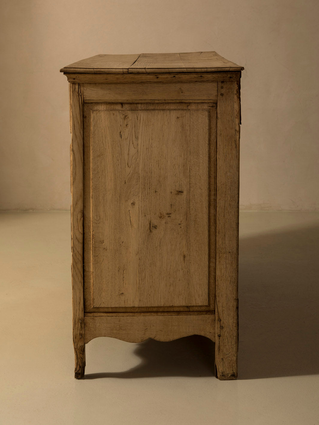 19th century Belgian chest of drawers