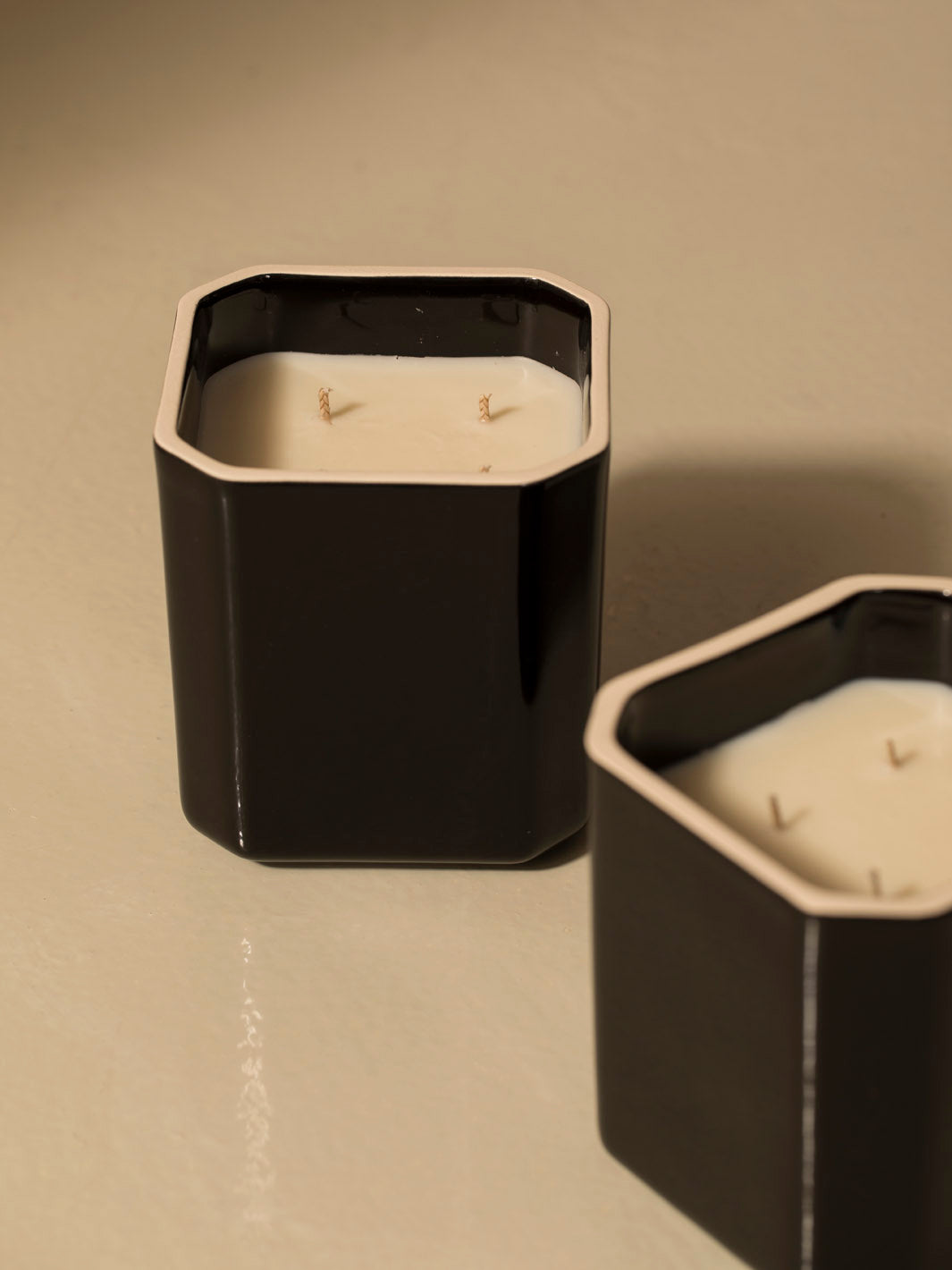 Black Amber Facettes Candle