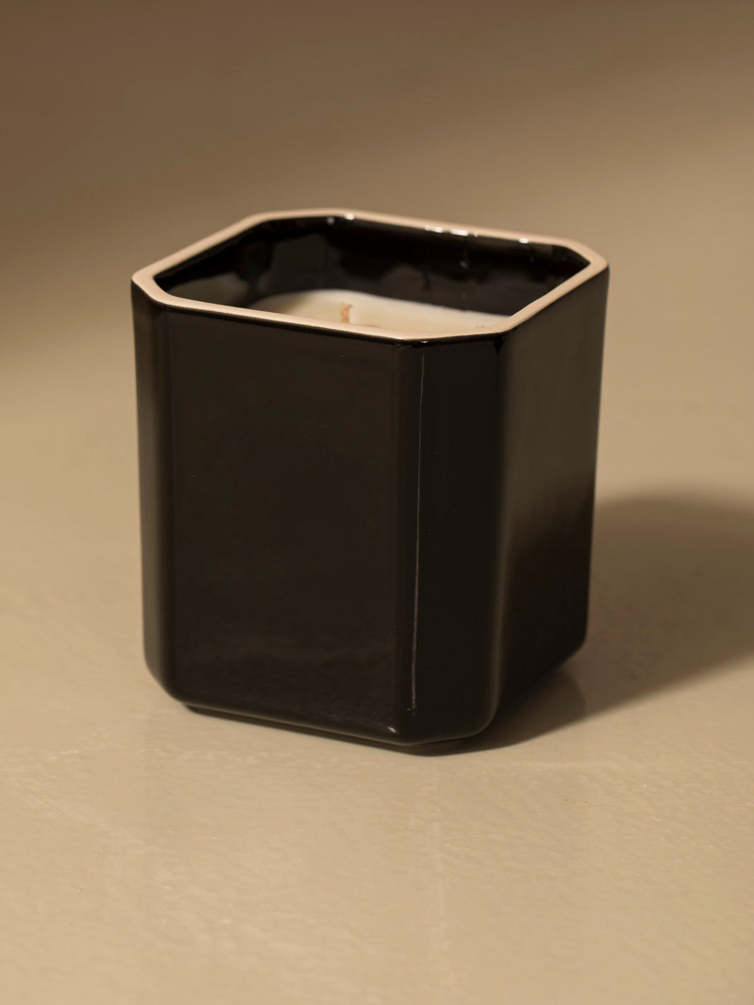 Black Amber Facettes Candle