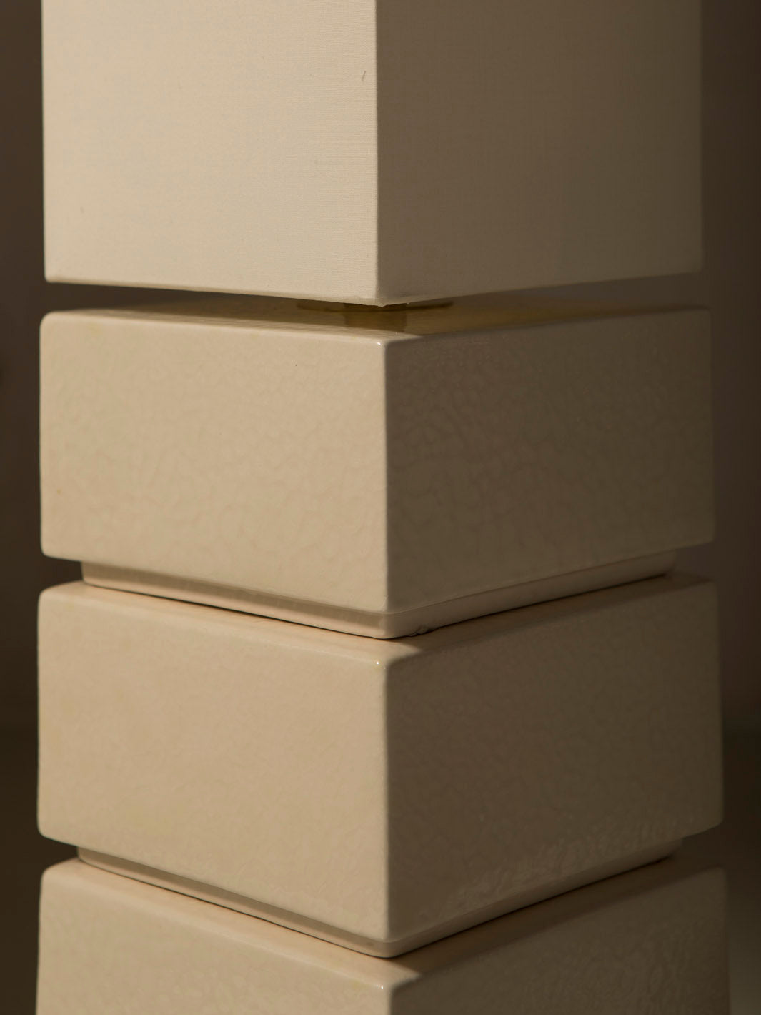 Lámpara de pie Tower color ecru reactif