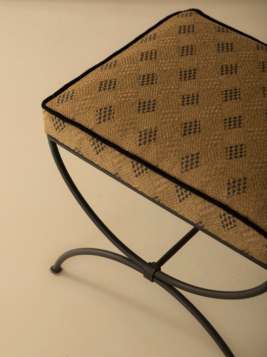 Jans bench with Elitis outdoor fabric