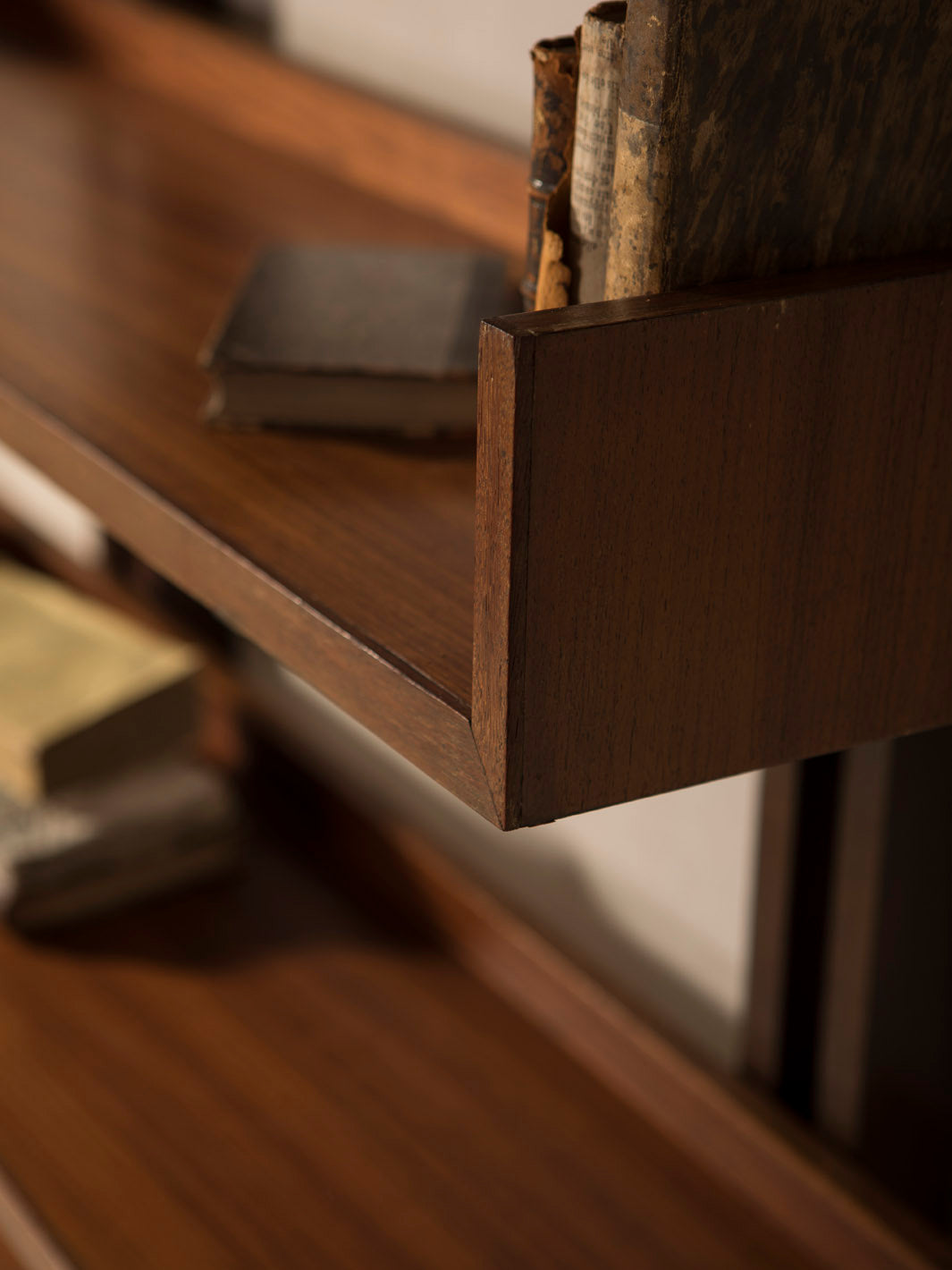 Librería italiana años 60