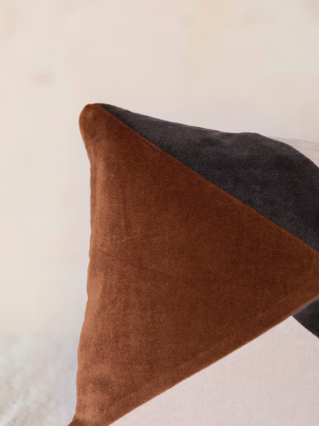 CLIO Pain Brûlé cushion 30x45cm