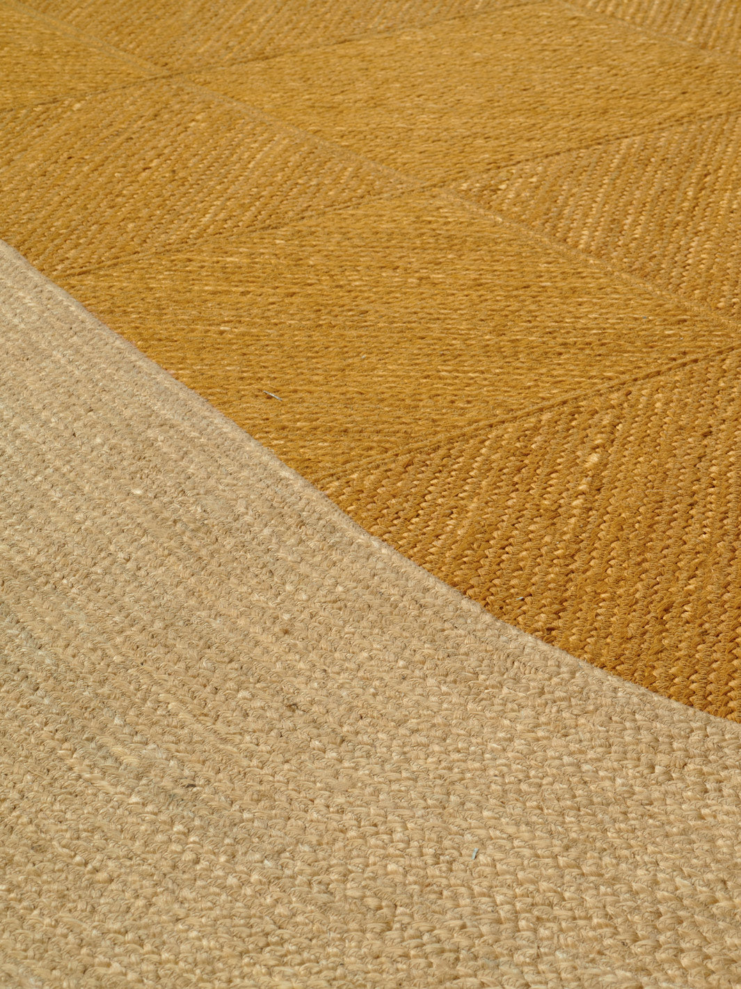 Yasabai Moka / Banane Rug