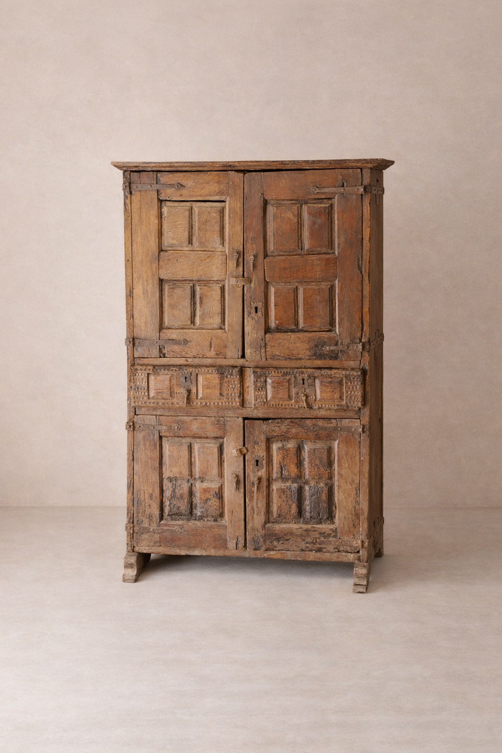 Italy wardrobe 17th century