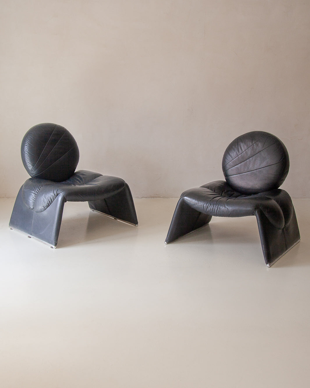 Pair of C35 Calypso armchairs from the 70s