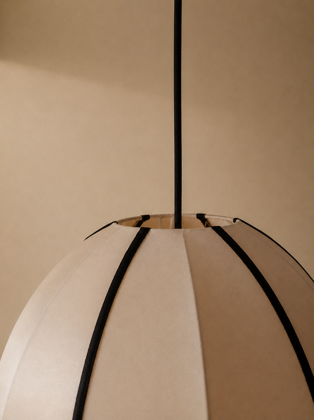 Indochina Oval Classic Cream Lamp