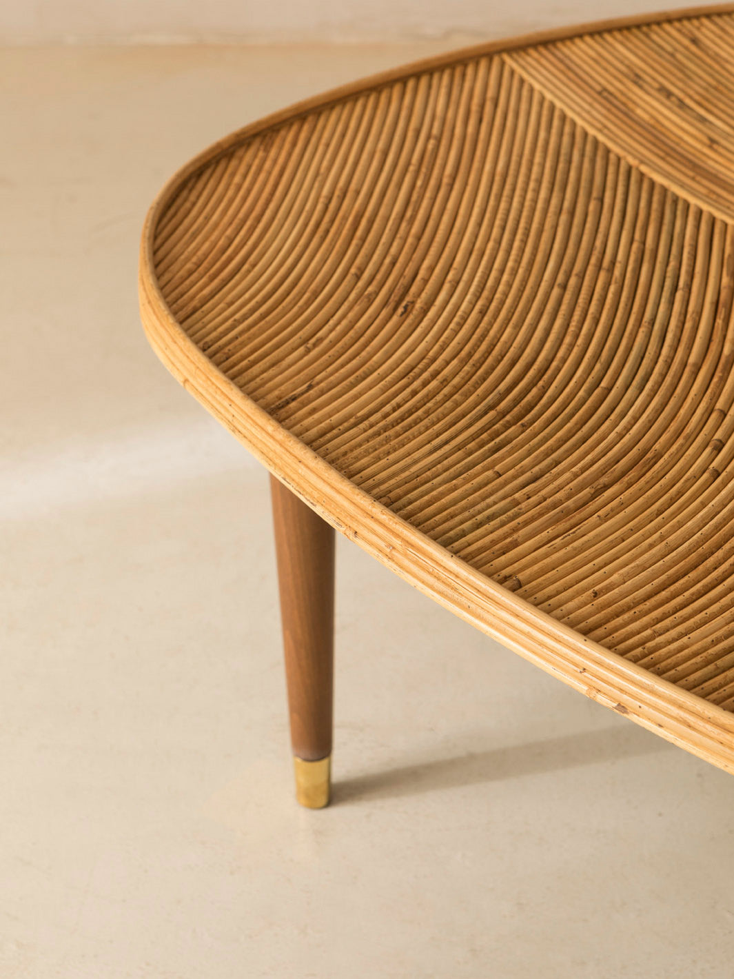 Mesa de centro de bambú italiana