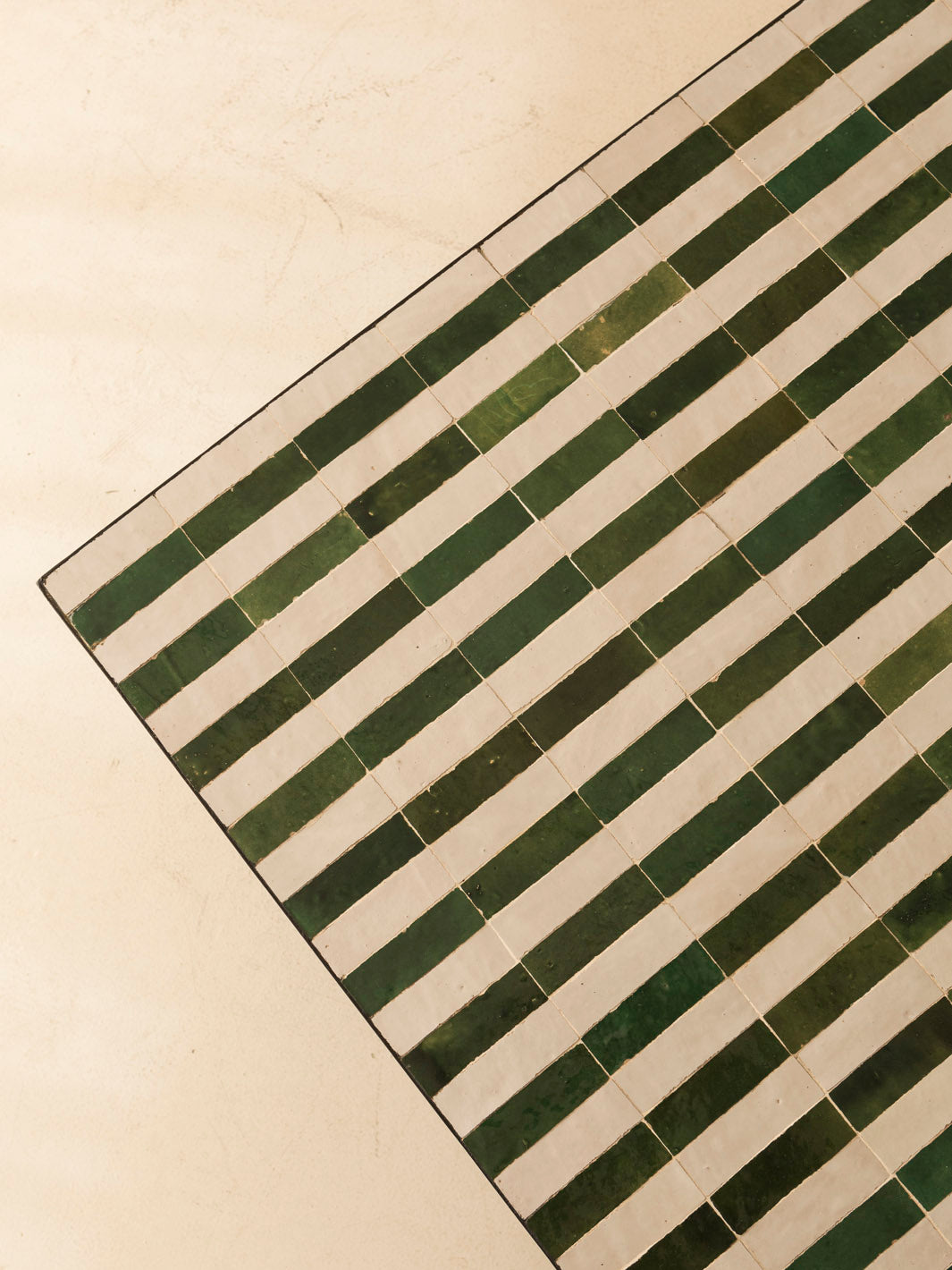 Green and white Zellige coffee table 100x100cm