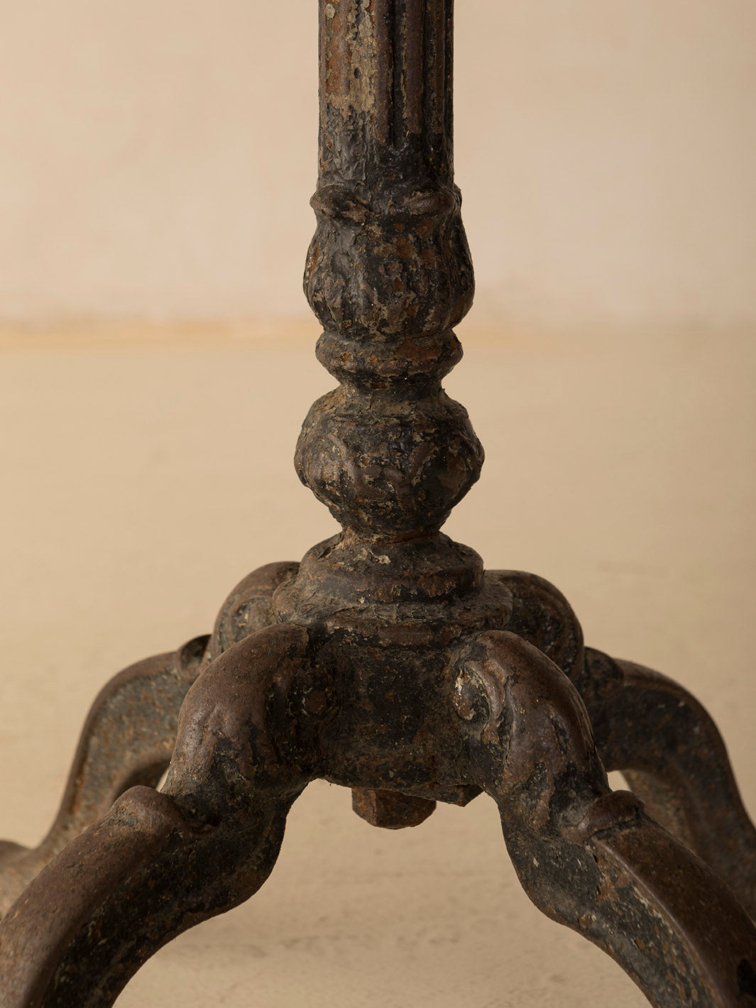 Marble and iron table from the 40s