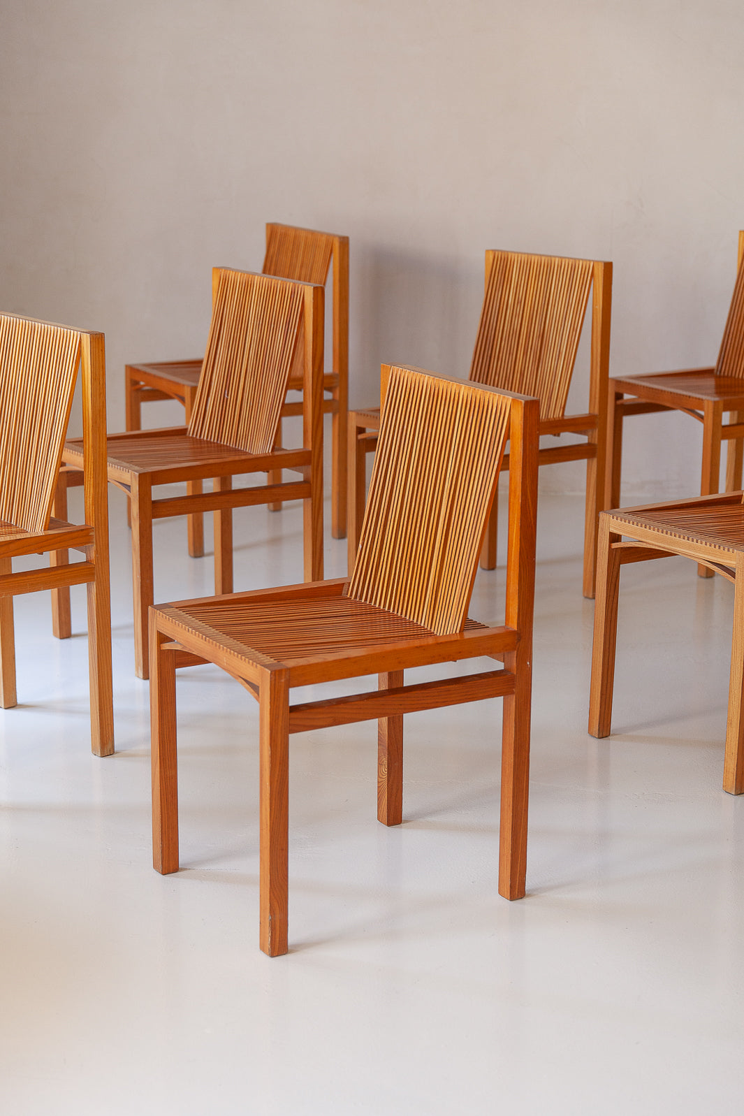 Suite de 6 chaises françaises en feuille de châtaignier, 1960