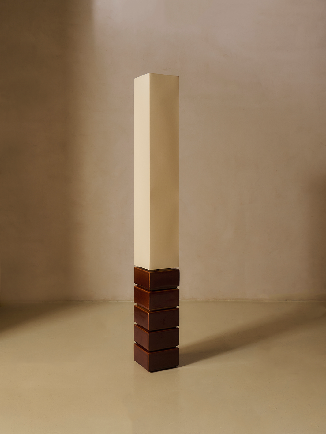 Tower floor lamp, noisette color