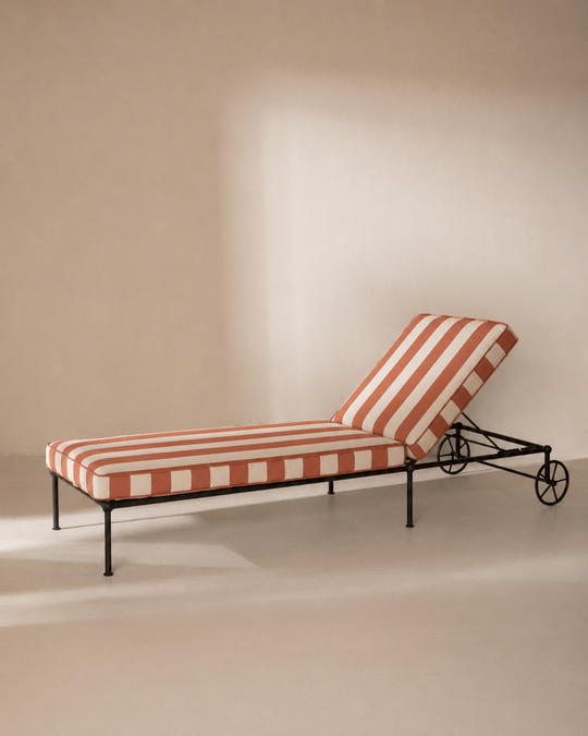 Black and Beige Medaillon Lounger Cover 210cm.