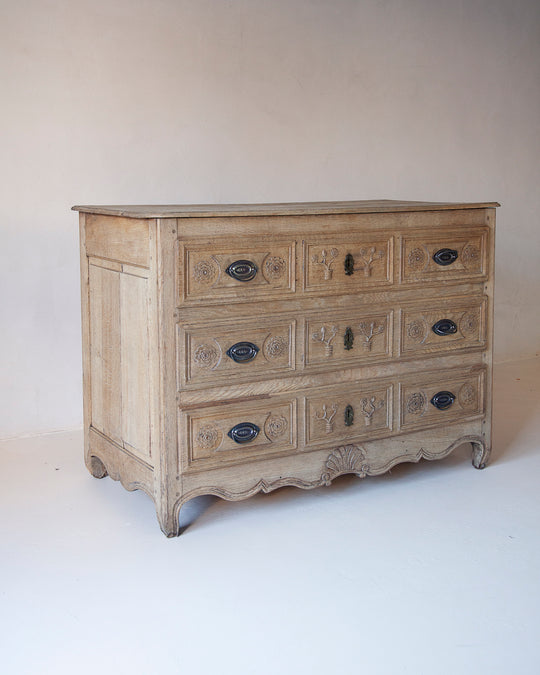 Chest of drawers Liège transition Louis XV and Louis XVI