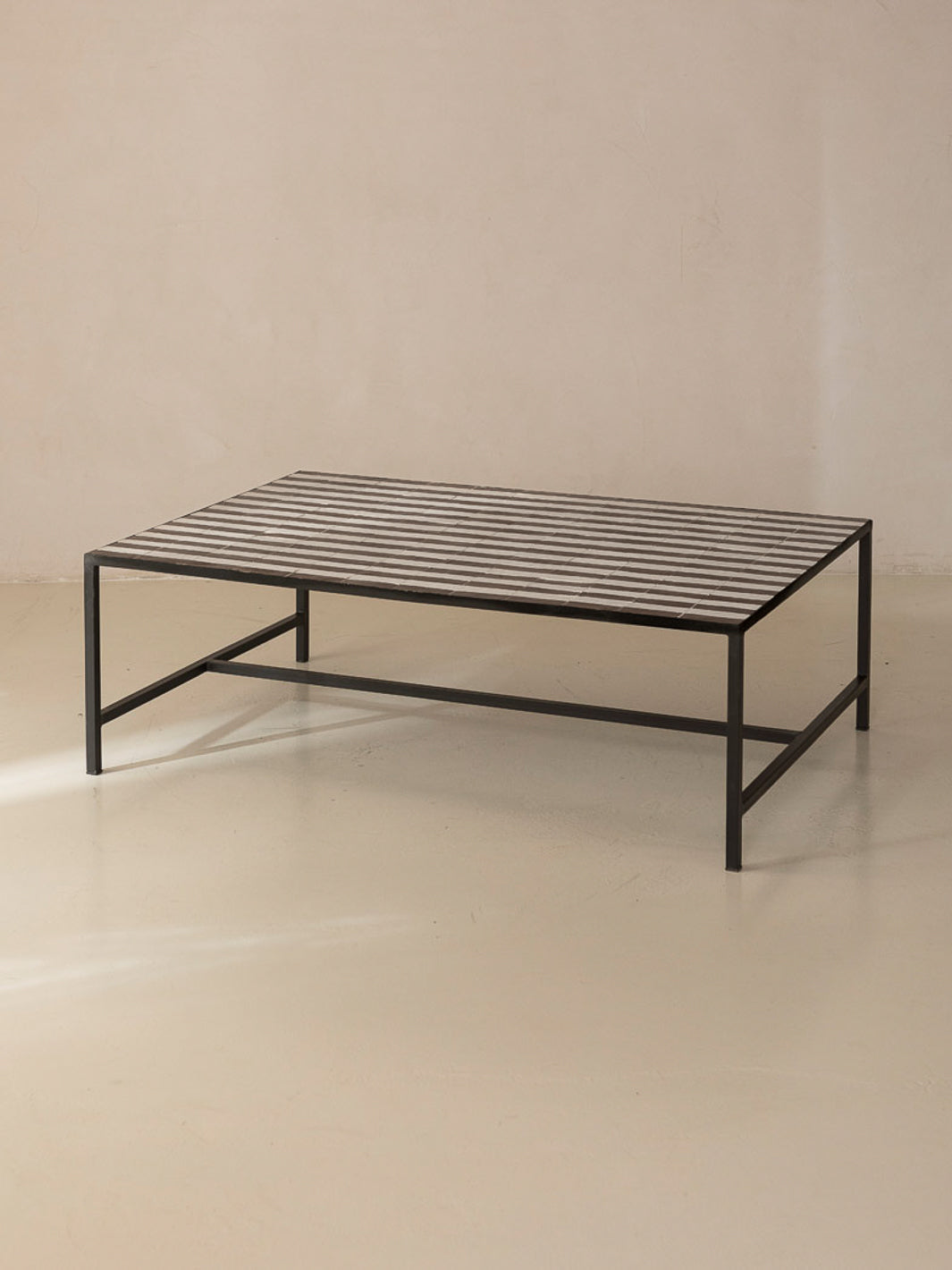 Mesa de centro Zellige rayas negras y blancas