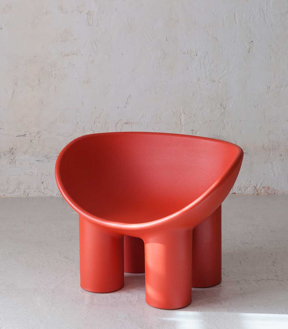 Fauteuil Roly Poly par Faye Toogood rouge