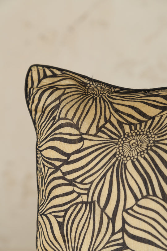 Coussin en soie Takata 40x30cm