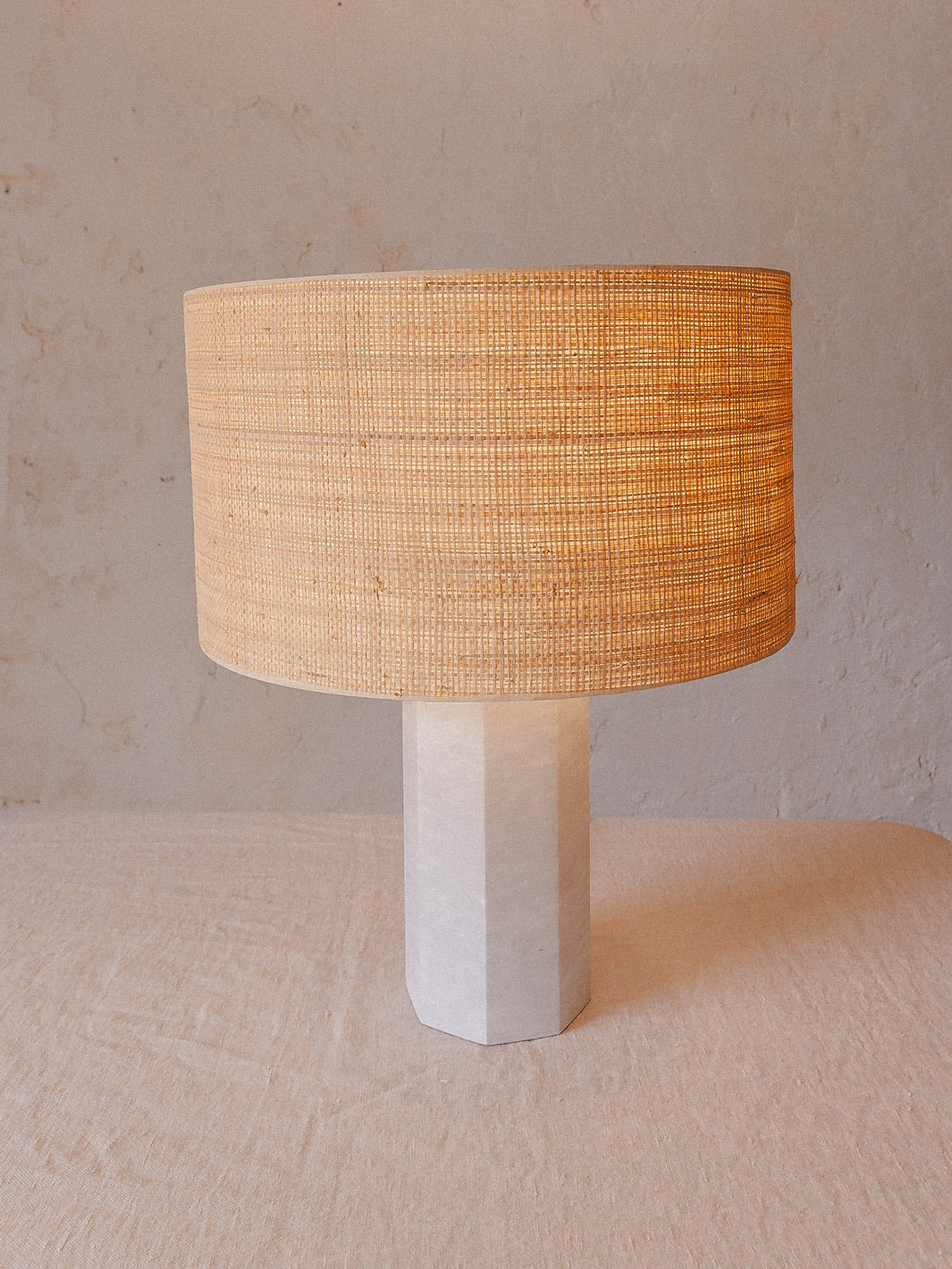 Marble and raffia lamp