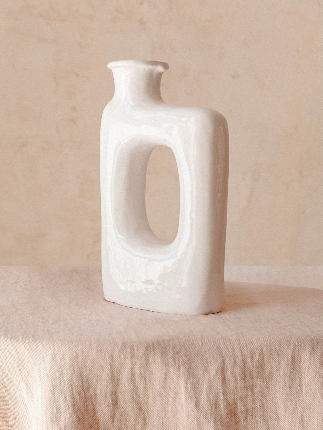 Vase "Heart" white 