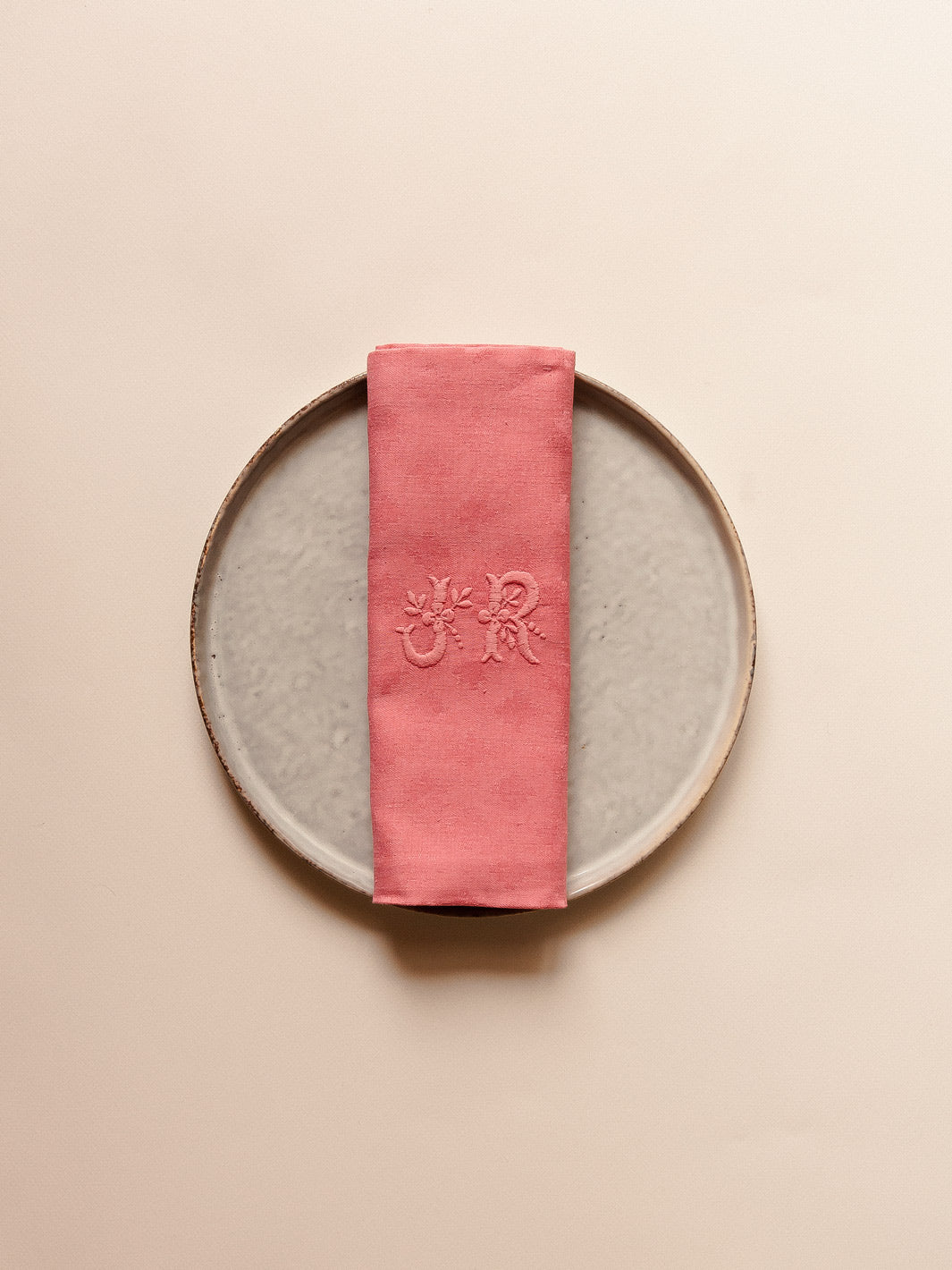 Set of 12 coral pink damask napkins "JR"