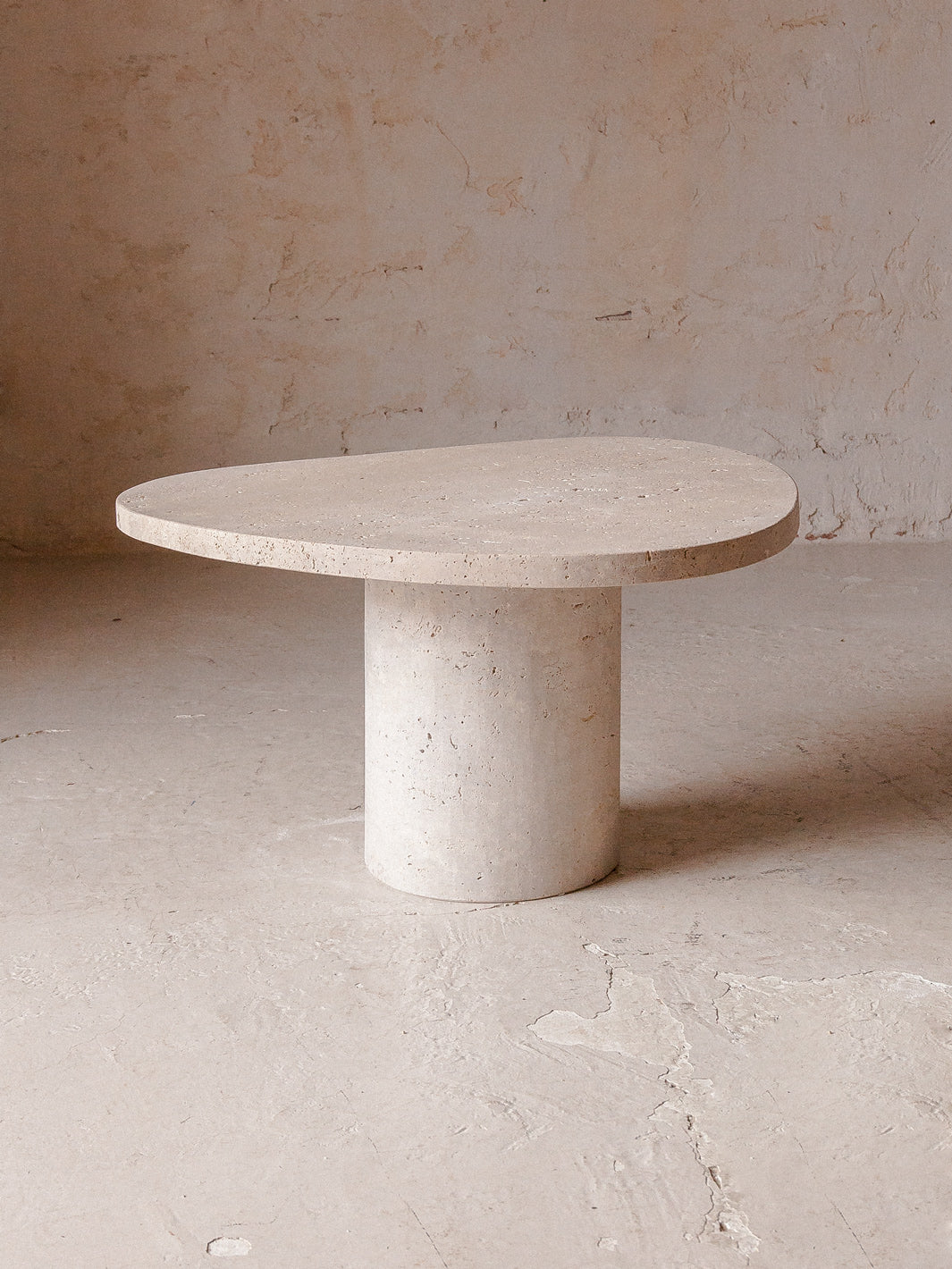 Organic travertine marble table Galet 36H