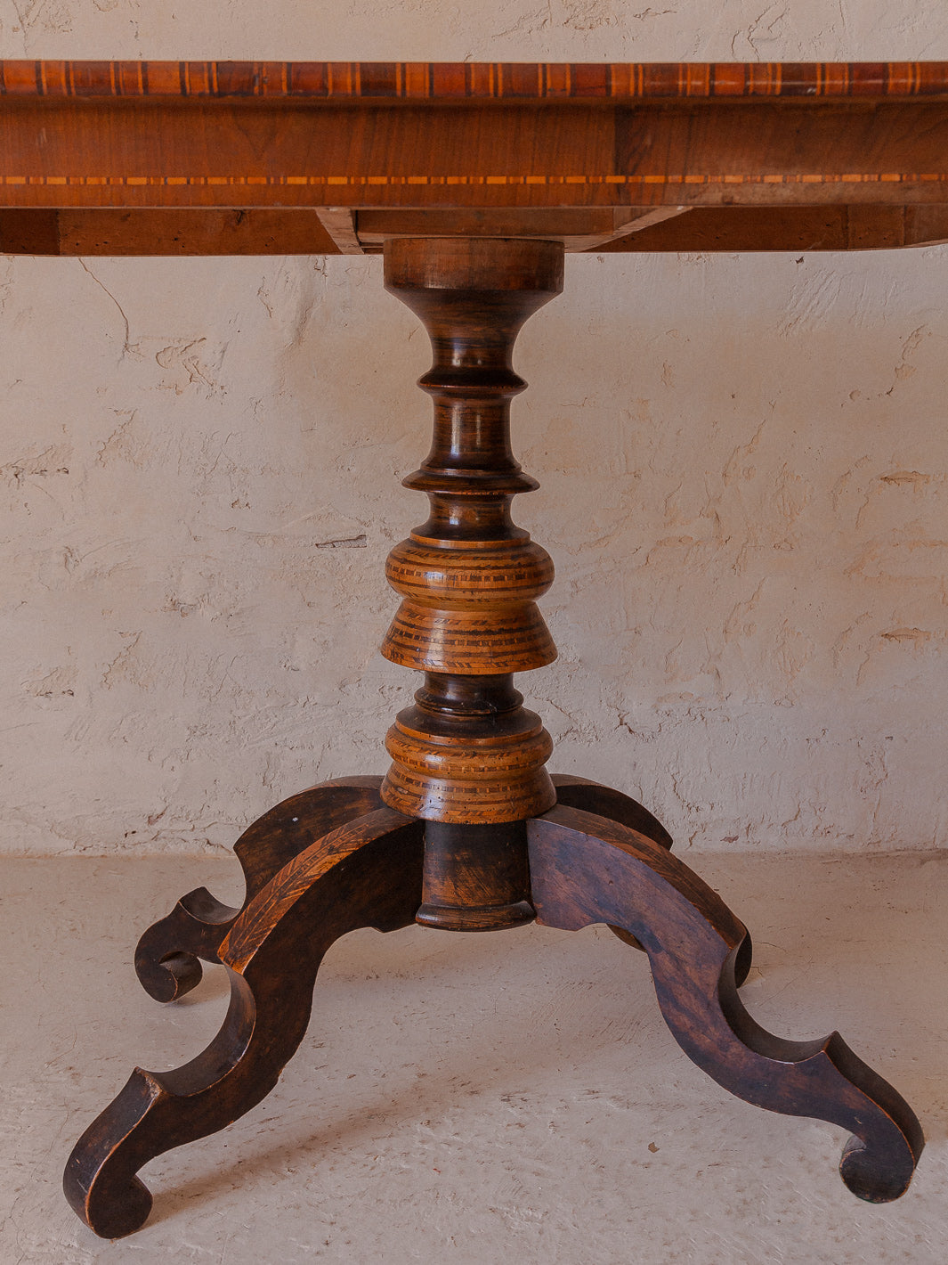 Italian marquetry side table from the 1930s