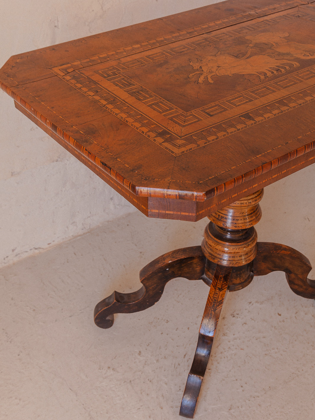 Italian marquetry side table from the 1930s