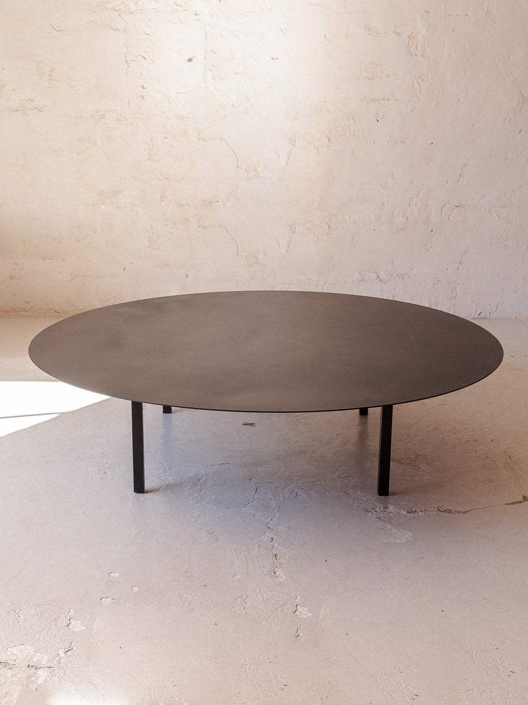 Table basse en acier noir