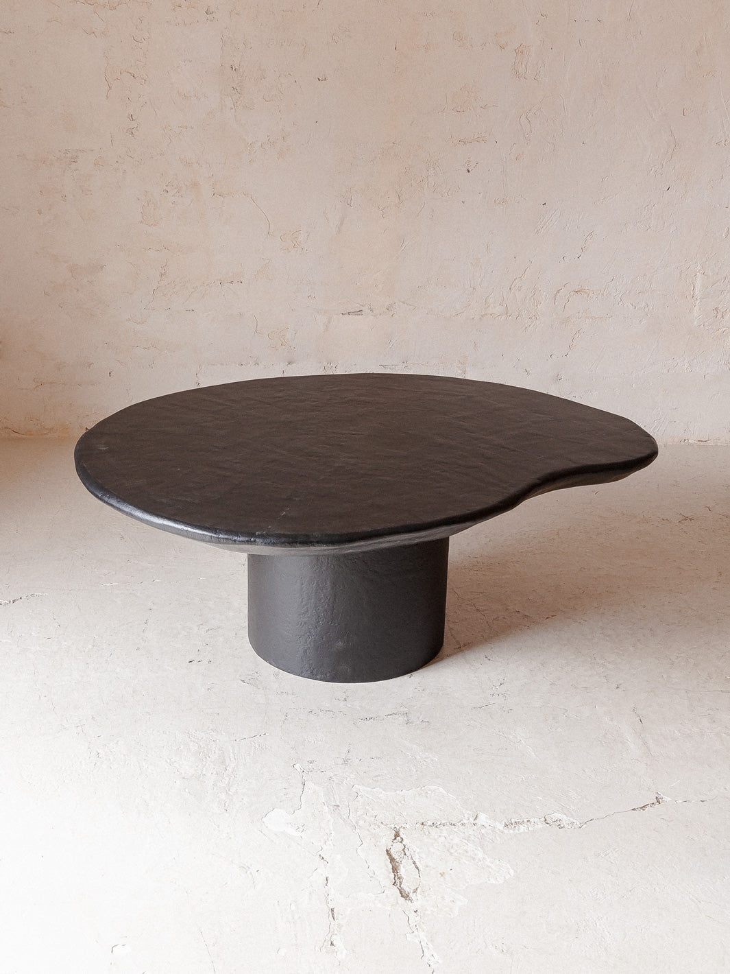 Table bio en fibre de verre noire 113x90cm