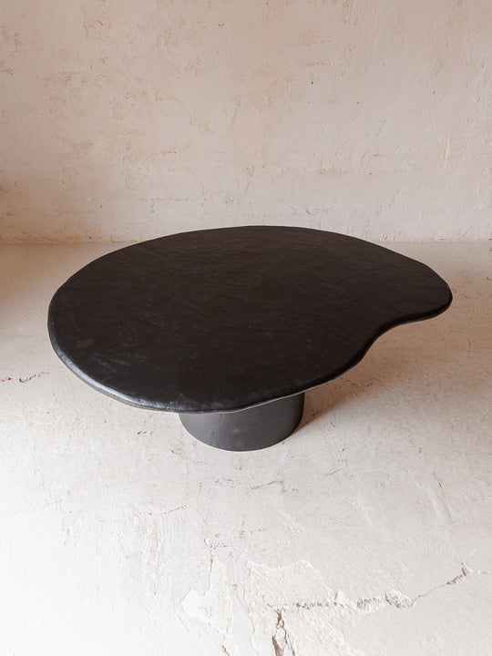 Organic black fiberglass table 113x90cm