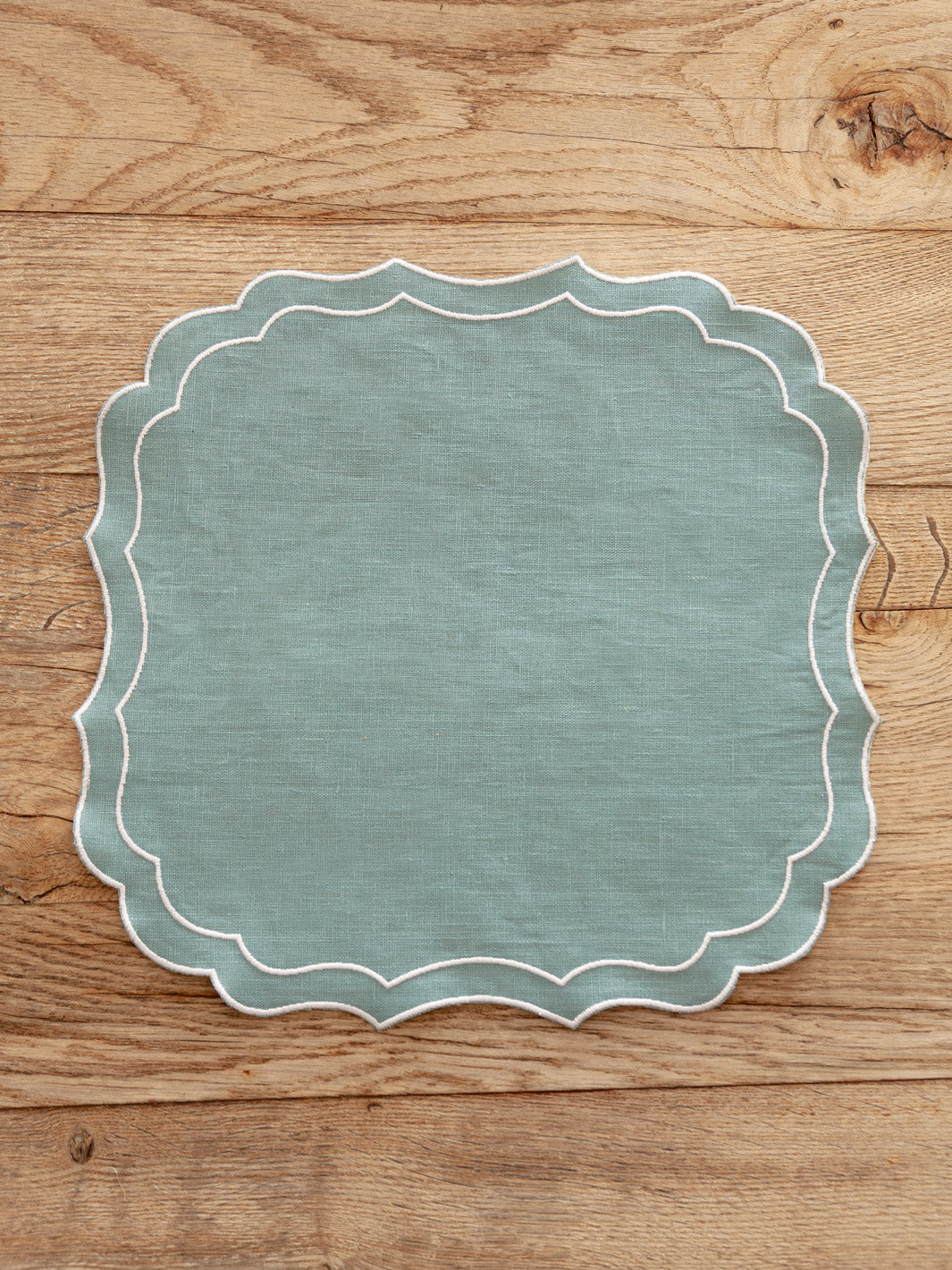 Square Placemat in Solesmes colored waxed linen