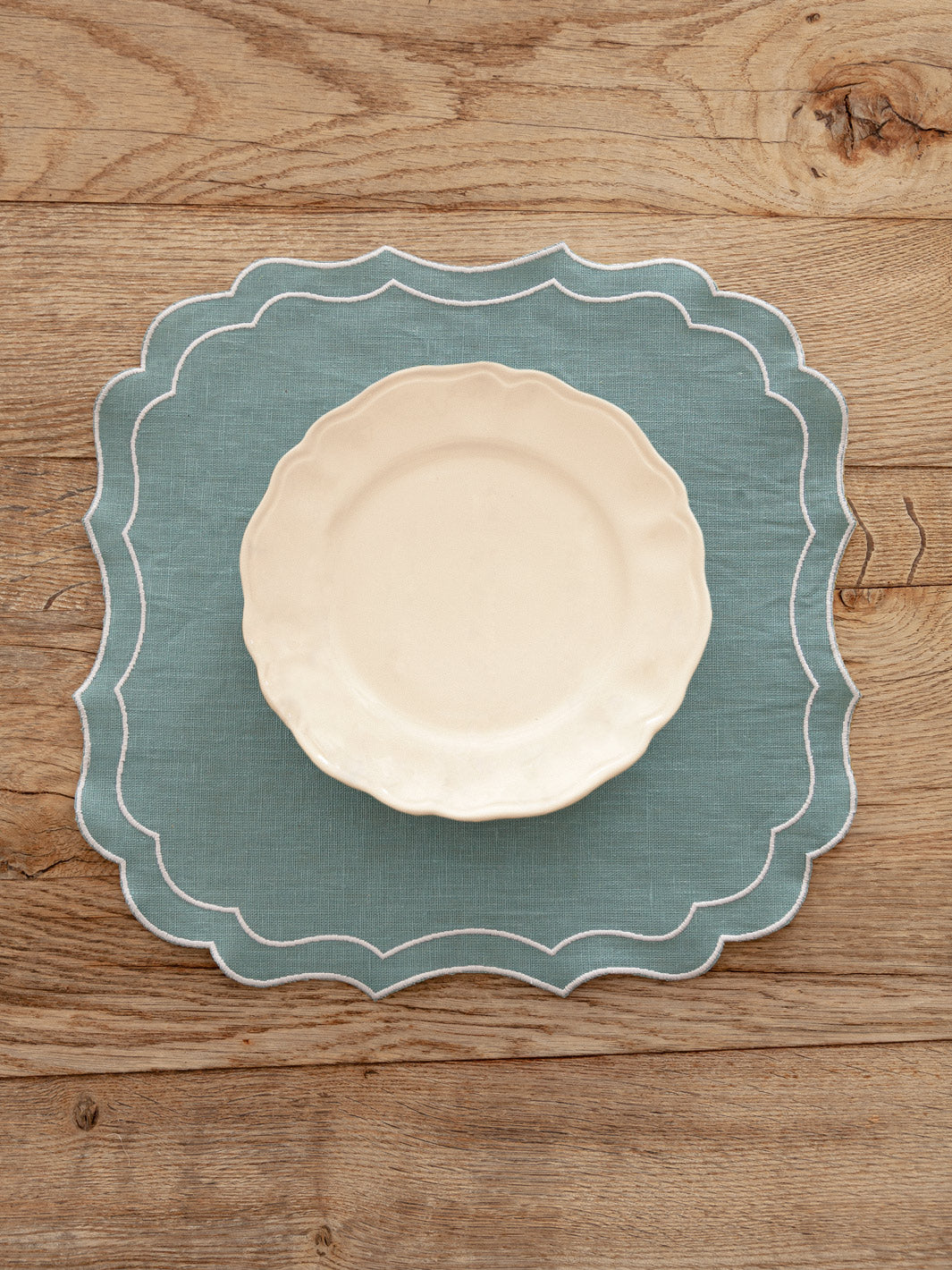 Square Placemat in Solesmes colored waxed linen