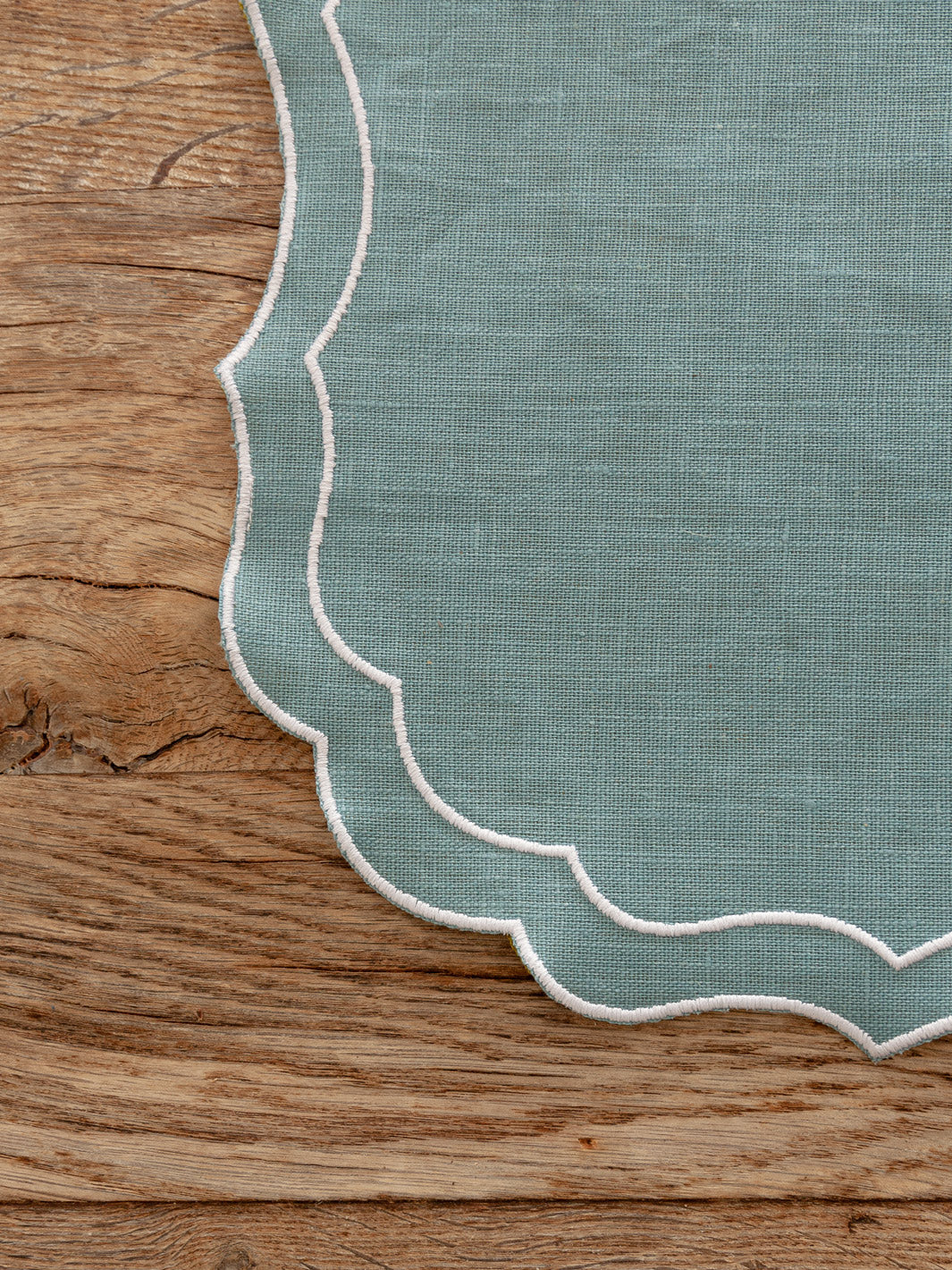 Square Placemat in Solesmes colored waxed linen