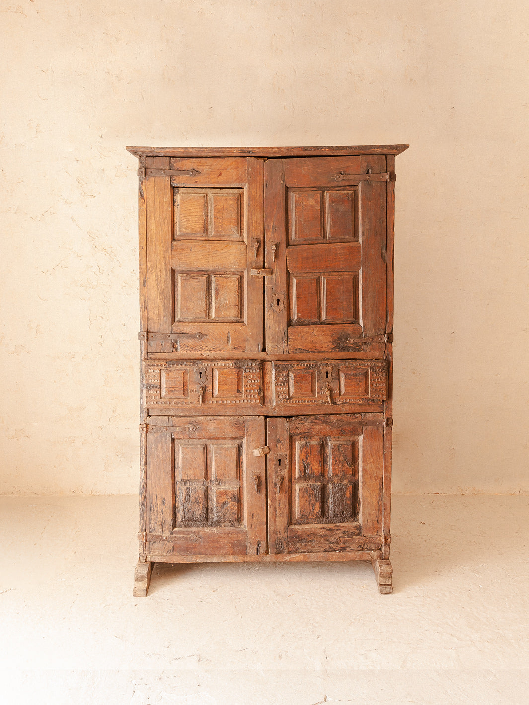 Italy wardrobe 17th century