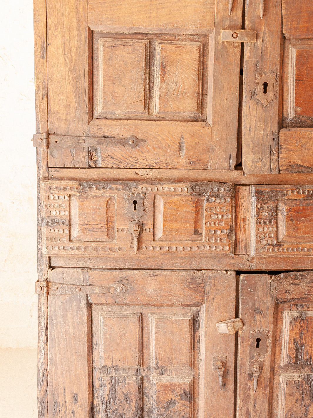 Italy wardrobe 17th century