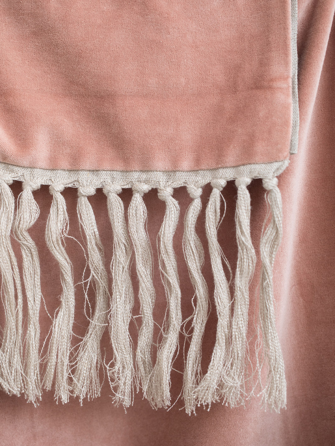 Boho curtain velvet fringes rose poudre 140x300cm