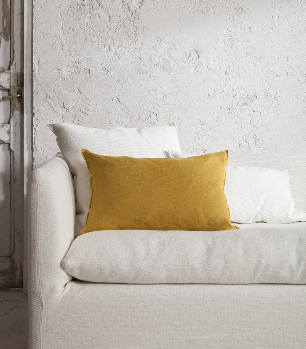 Linen cushion Ocher / Givré Maison de Vacances 40x60cm