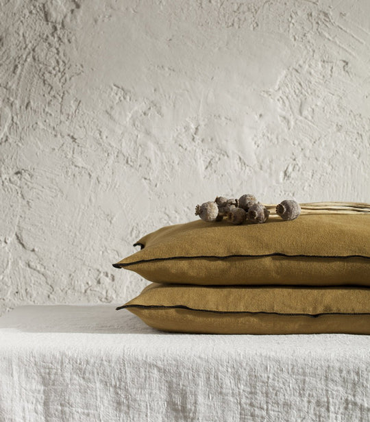 Maison de Vacances black ocher linen cushion 40x60cm