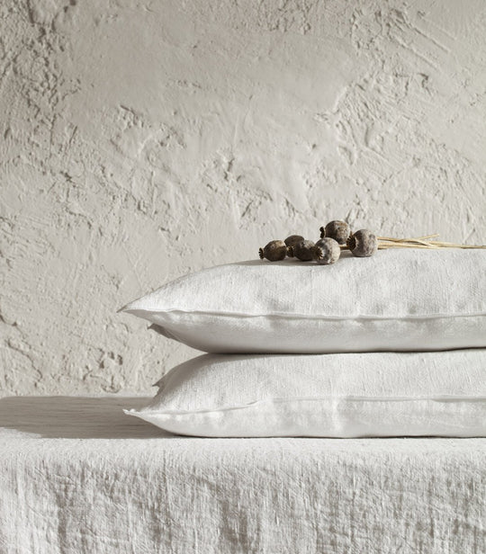 Blanc / Ecru Maison de Vacances linen cushion 40x60cm