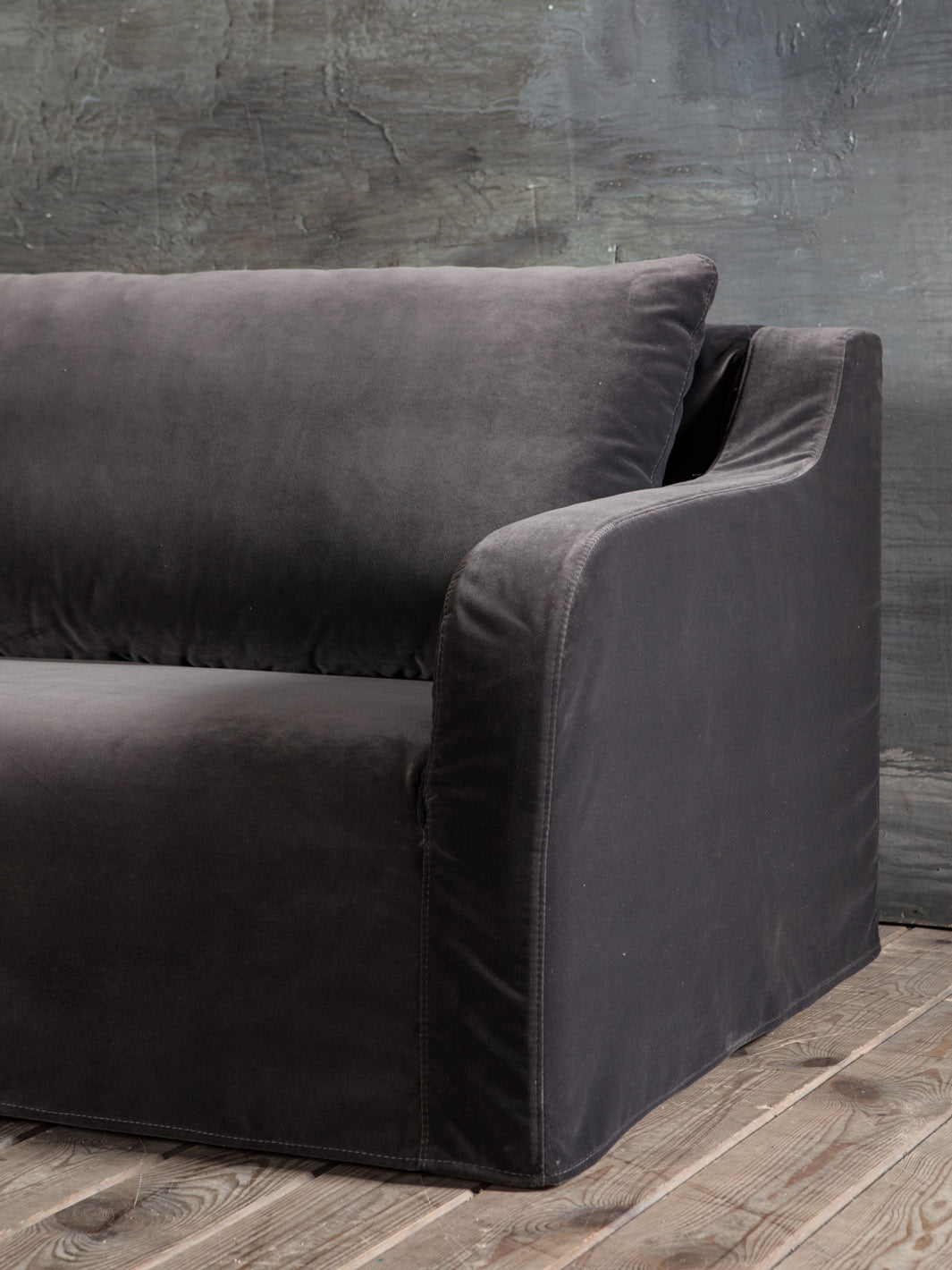 Sofá Comporta de terciopelo Gris Antracita